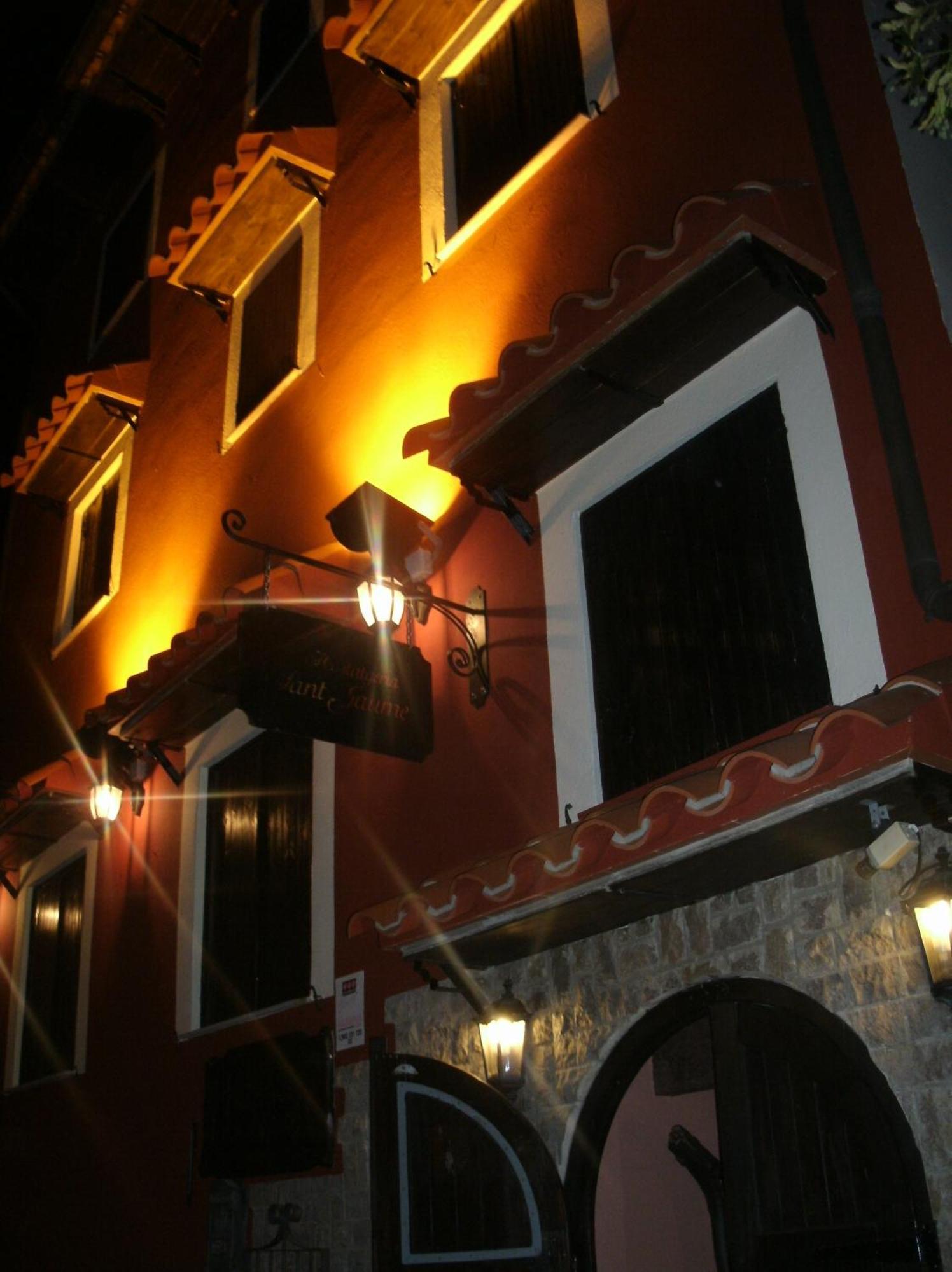 Hostatgeria Sant Jaume Hotel Corachar Exterior photo