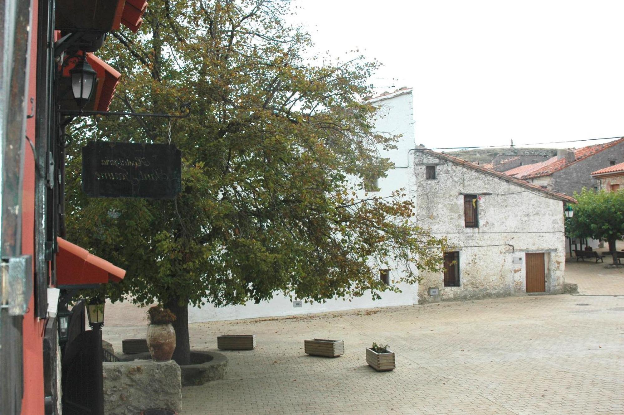Hostatgeria Sant Jaume Hotel Corachar Exterior photo